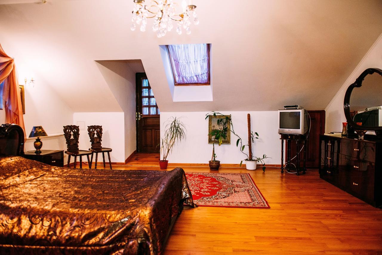 Antique House Hotel دوبنو المظهر الخارجي الصورة