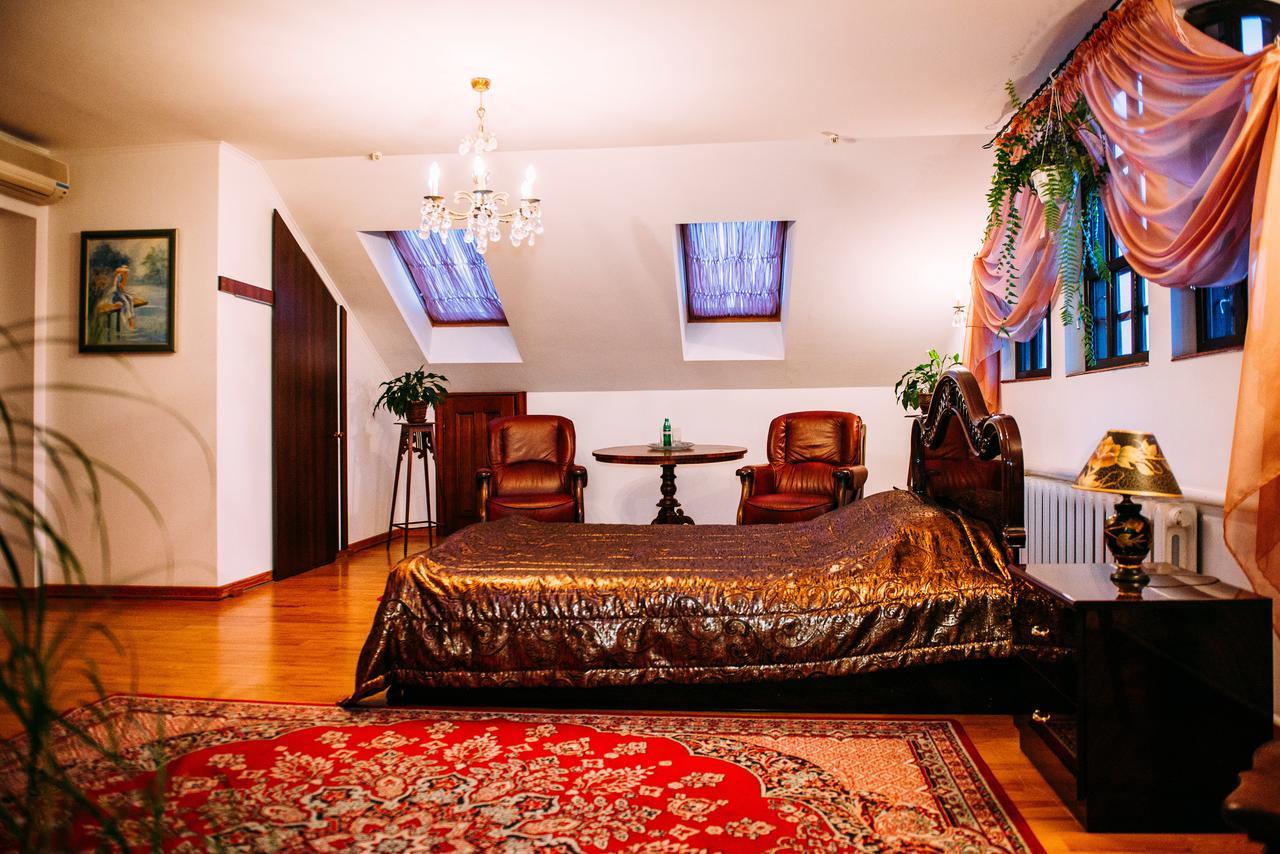 Antique House Hotel دوبنو المظهر الخارجي الصورة