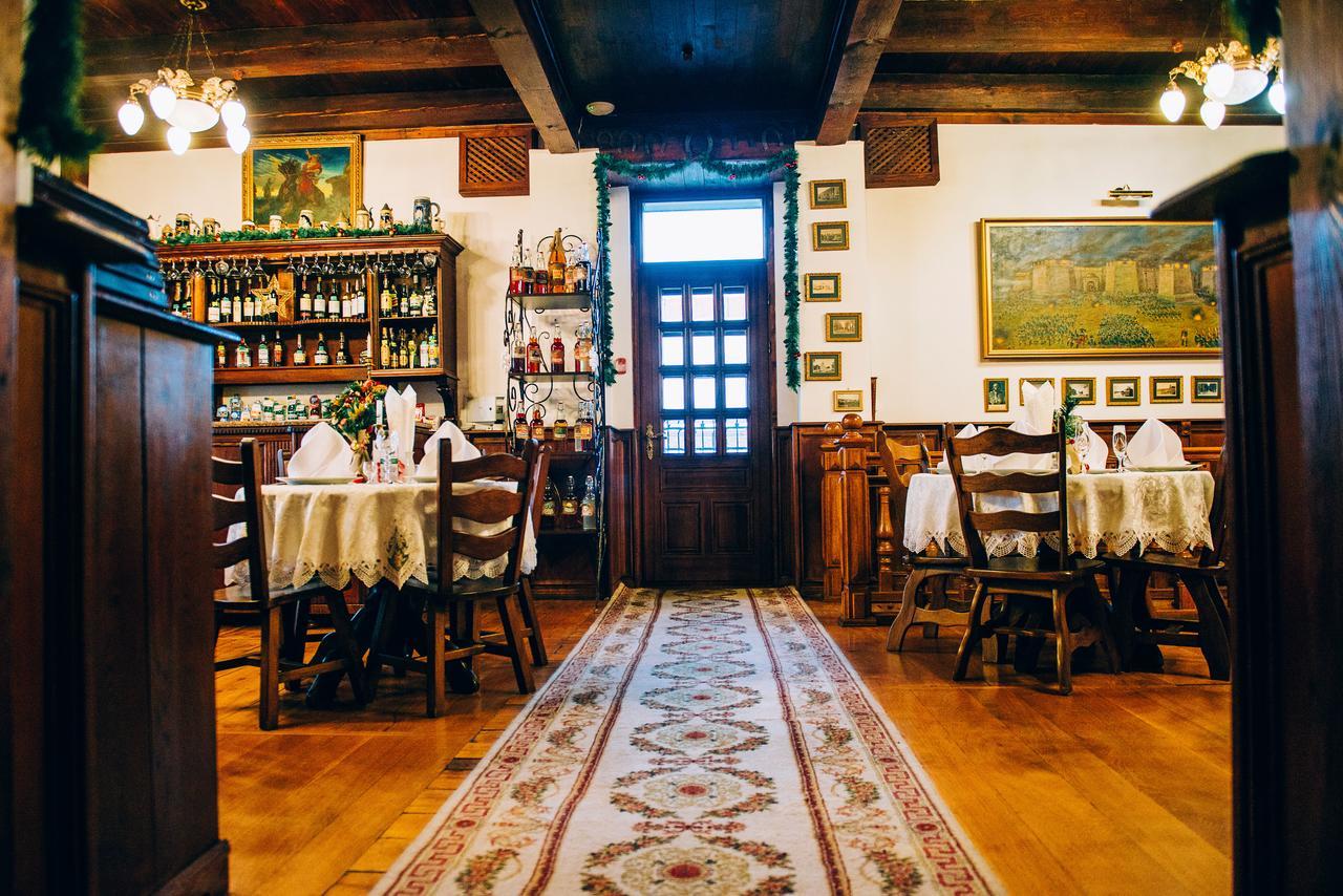 Antique House Hotel دوبنو المظهر الخارجي الصورة